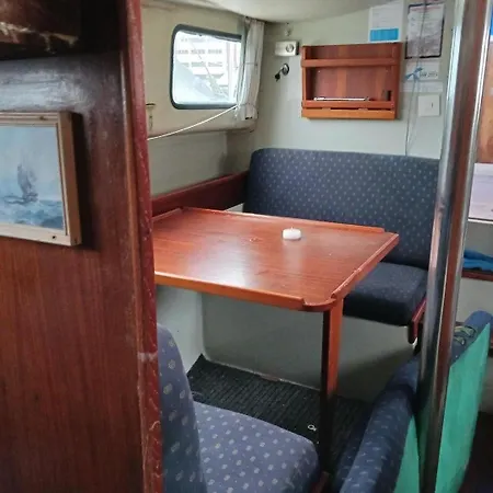 Tekne Sailing Yachts - No Shower