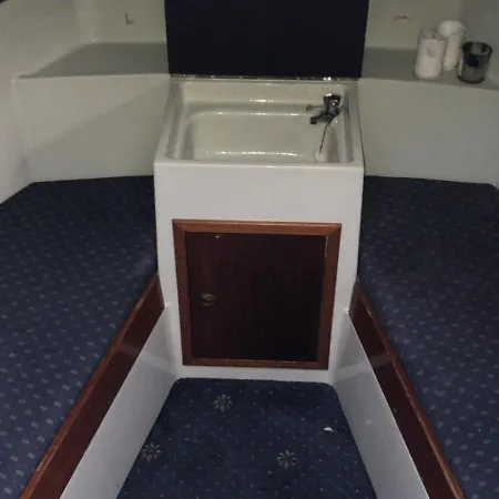 Úszó hotel Sailing Yachts - No Shower