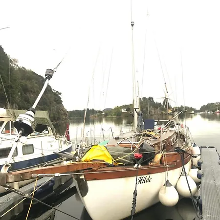 Sailing Yachts - No Shower Bergen